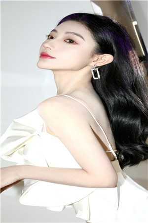爱意藏匿在风里